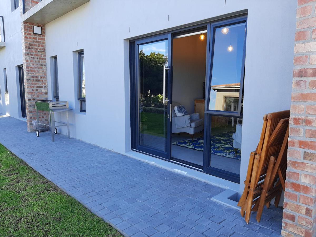 Black Eagle Self-Catering Accommodation, Hermanus Exterior photo