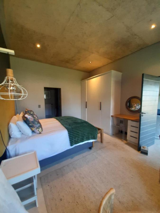 Black Eagle Self-Catering Accommodation, Hermanus Exterior photo